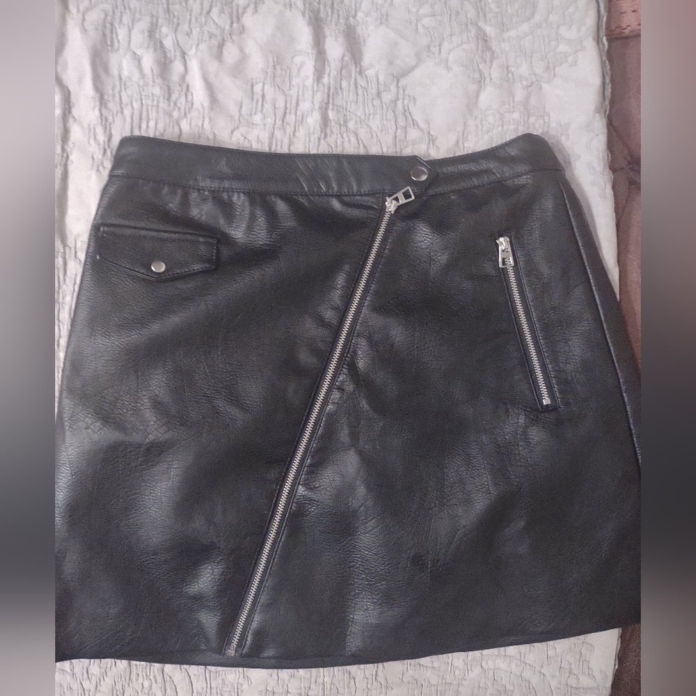Faux leather mini skirt